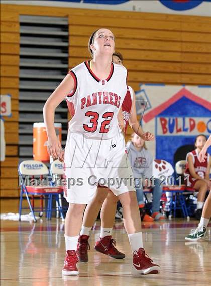 Thumbnail 1 in McClatchy vs. Burlingame (Bulldog Winter Classic) photogallery.