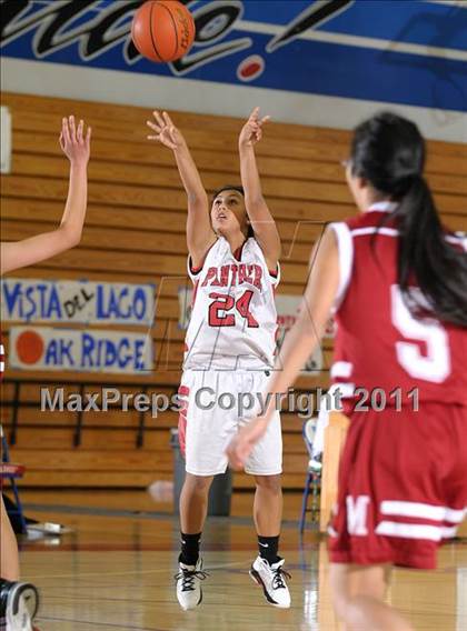 Thumbnail 3 in McClatchy vs. Burlingame (Bulldog Winter Classic) photogallery.