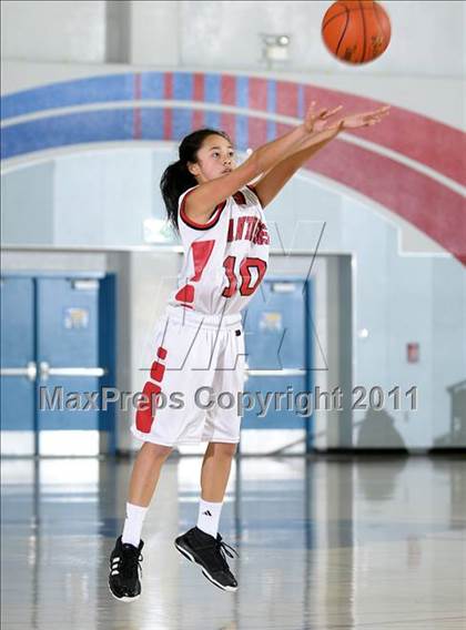 Thumbnail 1 in McClatchy vs. Burlingame (Bulldog Winter Classic) photogallery.