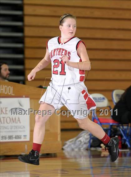 Thumbnail 1 in McClatchy vs. Burlingame (Bulldog Winter Classic) photogallery.