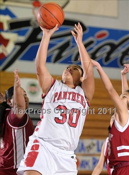 Thumbnail 1 in McClatchy vs. Burlingame (Bulldog Winter Classic) photogallery.