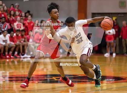 Thumbnail 1 in Belleville West vs. Alton (IHSA Sectional Semifinal) photogallery.