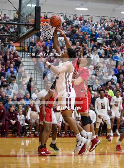 Thumbnail 3 in Belleville West vs. Alton (IHSA Sectional Semifinal) photogallery.