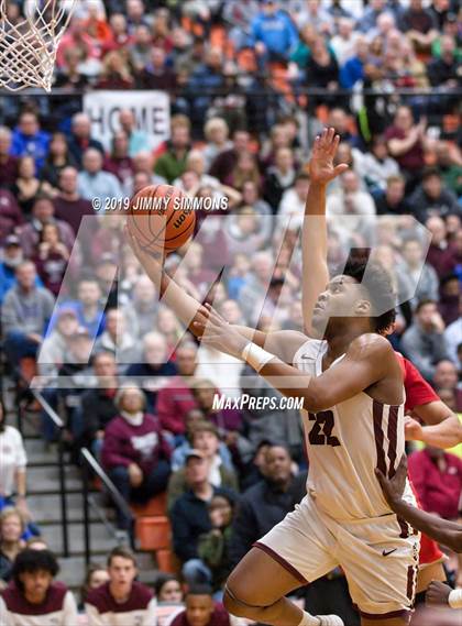 Thumbnail 2 in Belleville West vs. Alton (IHSA Sectional Semifinal) photogallery.
