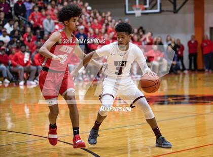 Thumbnail 2 in Belleville West vs. Alton (IHSA Sectional Semifinal) photogallery.
