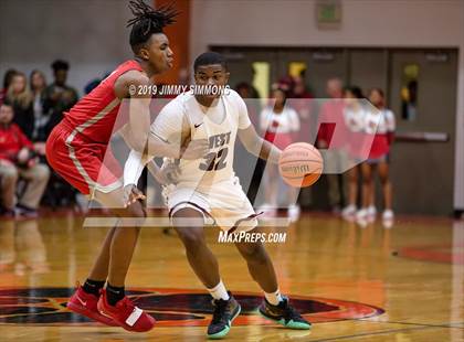 Thumbnail 1 in Belleville West vs. Alton (IHSA Sectional Semifinal) photogallery.