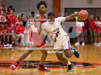 Thumbnail 1 in Belleville West vs. Alton (IHSA Sectional Semifinal) photogallery.