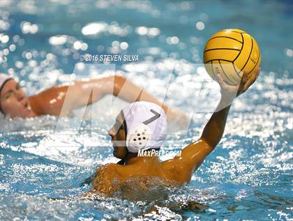 Thumbnail 1 in Carlsbad vs. Coronado (CIF SDS Open Division Quarterfinal) photogallery.