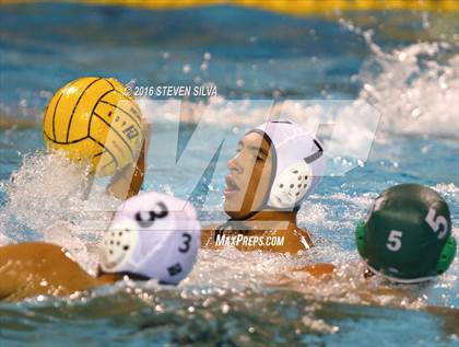 Thumbnail 2 in Carlsbad vs. Coronado (CIF SDS Open Division Quarterfinal) photogallery.