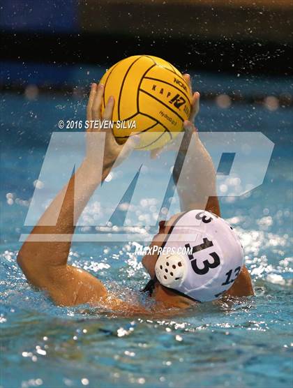 Thumbnail 3 in Carlsbad vs. Coronado (CIF SDS Open Division Quarterfinal) photogallery.