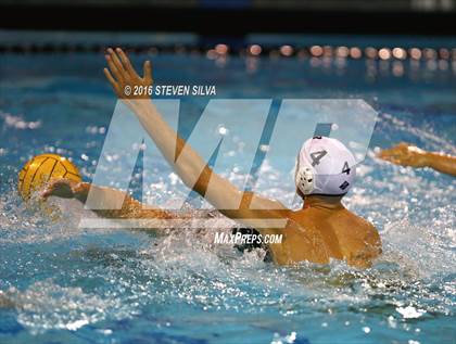 Thumbnail 3 in Carlsbad vs. Coronado (CIF SDS Open Division Quarterfinal) photogallery.