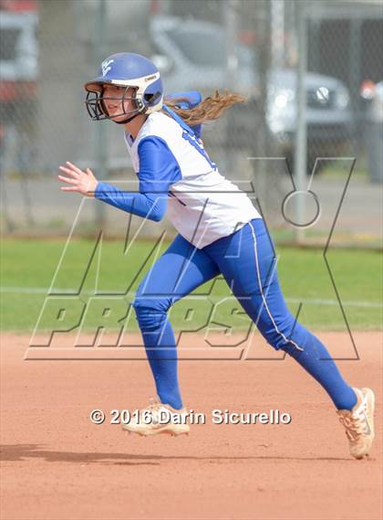 Thumbnail 3 in Westview vs. Williams Field (Blackhawk Tournament) photogallery.