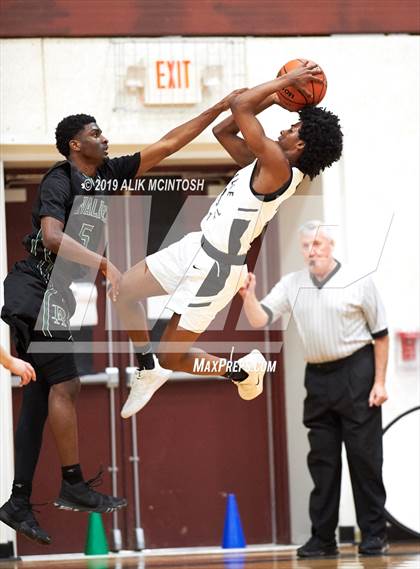 Thumbnail 1 in Durham Academy vs. Granville Central (City of Oaks Classic) photogallery.
