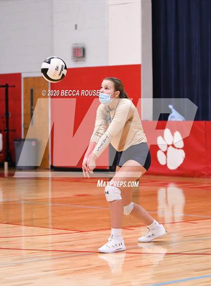 Thumbnail 2 in Cuthbertson @ Charlotte Catholic photogallery.