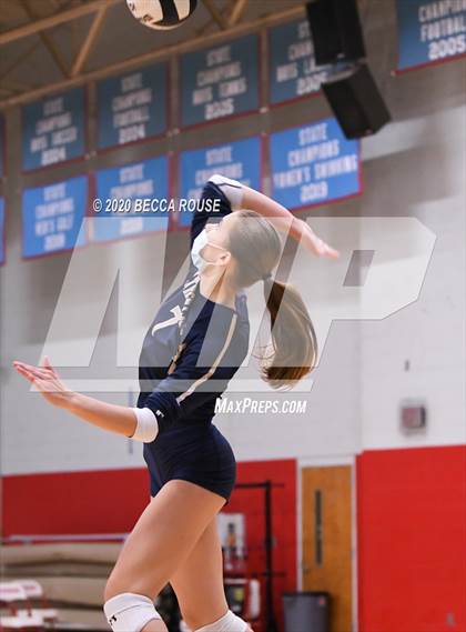Thumbnail 3 in Cuthbertson @ Charlotte Catholic photogallery.
