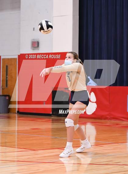 Thumbnail 2 in Cuthbertson @ Charlotte Catholic photogallery.