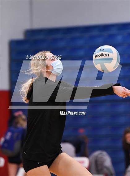 Thumbnail 2 in Cuthbertson @ Charlotte Catholic photogallery.