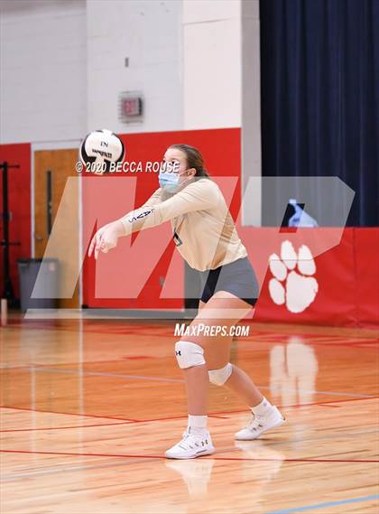 Thumbnail 3 in Cuthbertson @ Charlotte Catholic photogallery.