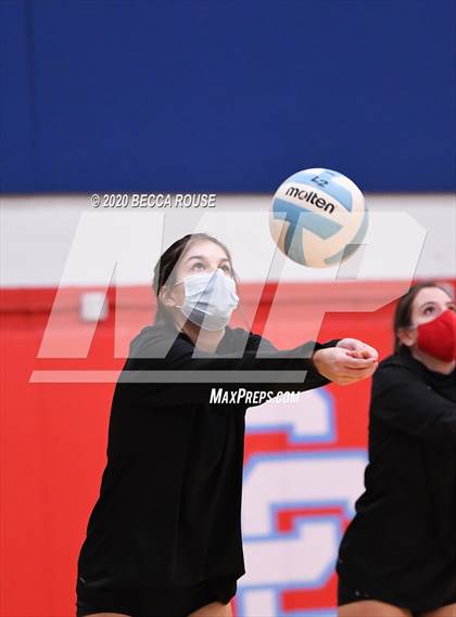 Thumbnail 2 in Cuthbertson @ Charlotte Catholic photogallery.