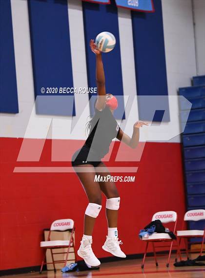 Thumbnail 3 in Cuthbertson @ Charlotte Catholic photogallery.