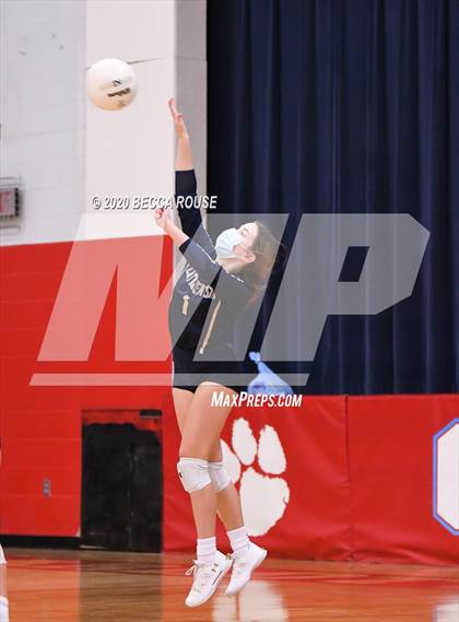 Thumbnail 1 in Cuthbertson @ Charlotte Catholic photogallery.