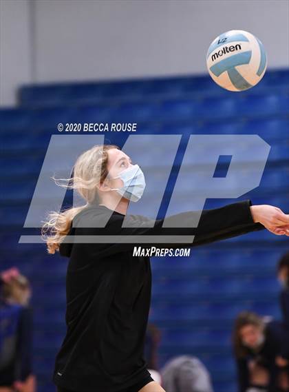 Thumbnail 3 in Cuthbertson @ Charlotte Catholic photogallery.