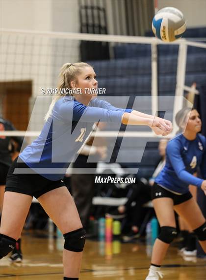 Thumbnail 2 in Sugar-Salem vs Fruitland (3A State Tournament) photogallery.