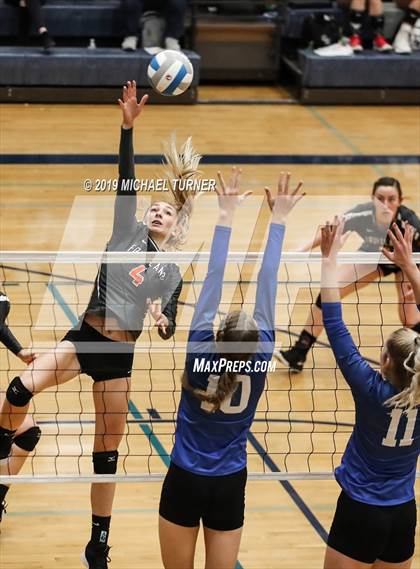Thumbnail 2 in Sugar-Salem vs Fruitland (3A State Tournament) photogallery.