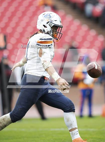 Thumbnail 2 in Lincoln vs. Balboa (CIF SF Final) photogallery.