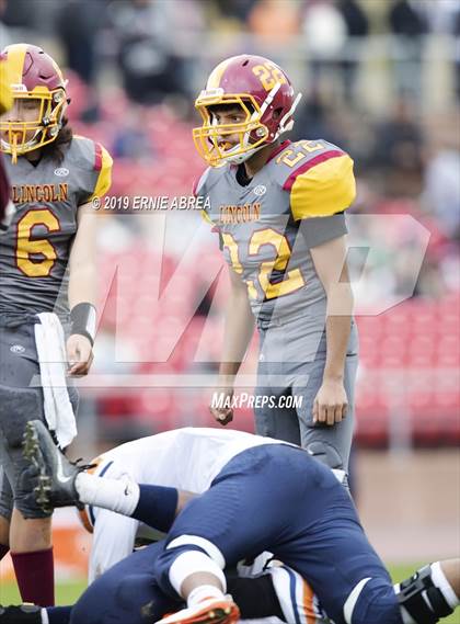 Thumbnail 3 in Lincoln vs. Balboa (CIF SF Final) photogallery.