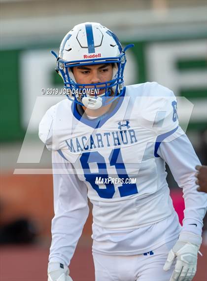 Thumbnail 1 in  Reagan [Ronald] vs MacArthur [Douglas] photogallery.