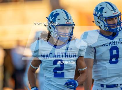 Thumbnail 2 in  Reagan [Ronald] vs MacArthur [Douglas] photogallery.