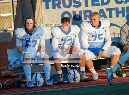 Thumbnail 1 in  Reagan [Ronald] vs MacArthur [Douglas] photogallery.