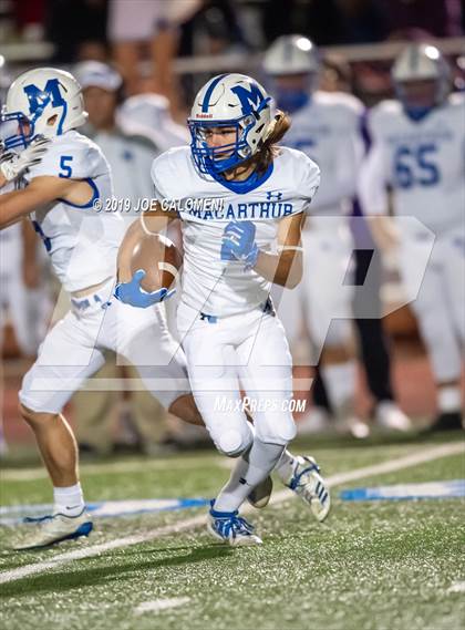 Thumbnail 2 in  Reagan [Ronald] vs MacArthur [Douglas] photogallery.