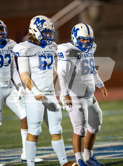 Thumbnail 3 in  Reagan [Ronald] vs MacArthur [Douglas] photogallery.