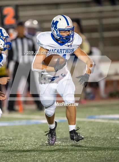 Thumbnail 1 in  Reagan [Ronald] vs MacArthur [Douglas] photogallery.
