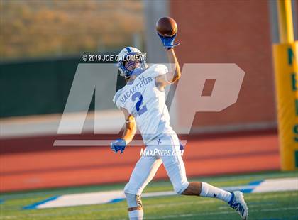 Thumbnail 1 in  Reagan [Ronald] vs MacArthur [Douglas] photogallery.
