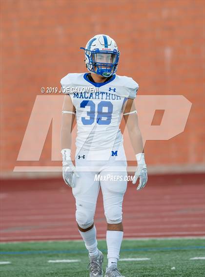Thumbnail 1 in  Reagan [Ronald] vs MacArthur [Douglas] photogallery.