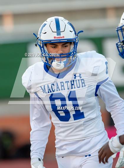 Thumbnail 2 in  Reagan [Ronald] vs MacArthur [Douglas] photogallery.