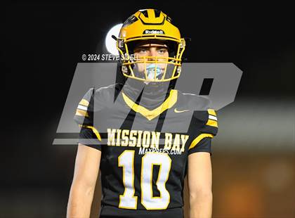 Thumbnail 3 in Westview vs Mission Bay (CIF-SD D4 Quarterfinal) photogallery.
