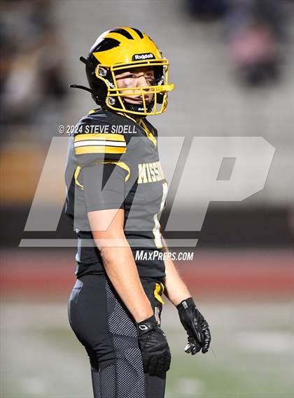 Thumbnail 2 in Westview vs Mission Bay (CIF-SD D4 Quarterfinal) photogallery.