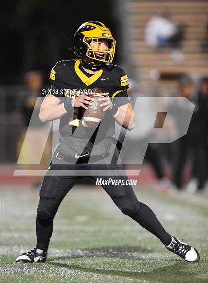 Thumbnail 3 in Westview vs Mission Bay (CIF-SD D4 Quarterfinal) photogallery.