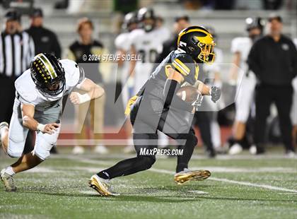 Thumbnail 2 in Westview vs Mission Bay (CIF-SD D4 Quarterfinal) photogallery.