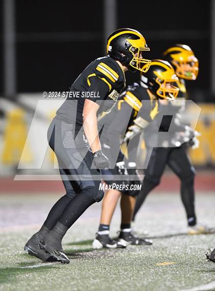 Thumbnail 3 in Westview vs Mission Bay (CIF-SD D4 Quarterfinal) photogallery.