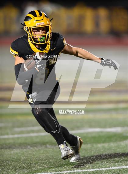 Thumbnail 2 in Westview vs Mission Bay (CIF-SD D4 Quarterfinal) photogallery.