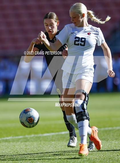 Thumbnail 3 in American Fork vs. Lone Peak (UHSAA 6A Final) photogallery.