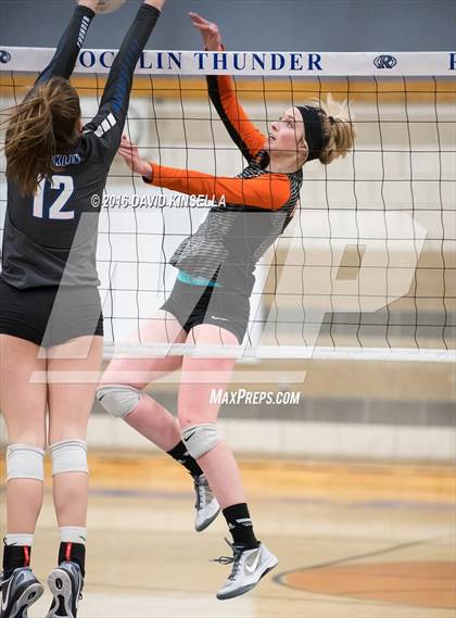 Thumbnail 2 in Rocklin vs. Roseville photogallery.
