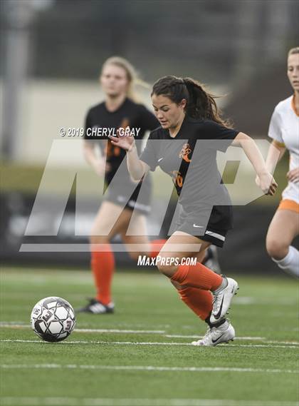 Thumbnail 2 in Sullivan Central @ Elizabethton (TSSAA District 1-AA Semifinal) photogallery.