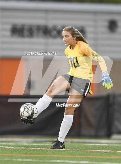 Thumbnail 3 in Sullivan Central @ Elizabethton (TSSAA District 1-AA Semifinal) photogallery.