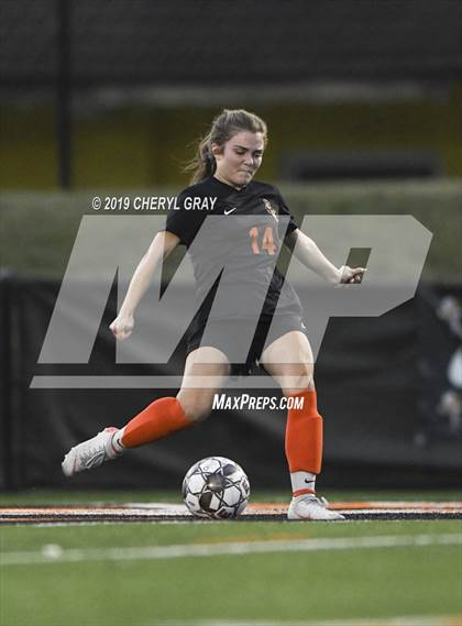 Thumbnail 1 in Sullivan Central @ Elizabethton (TSSAA District 1-AA Semifinal) photogallery.